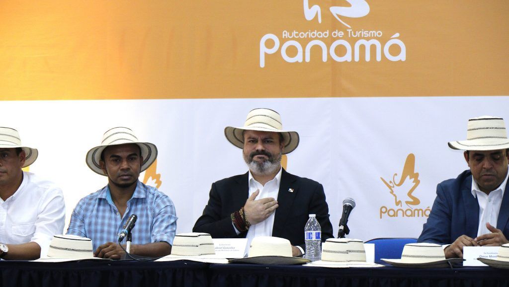 viceministro de cultura Gabriel González