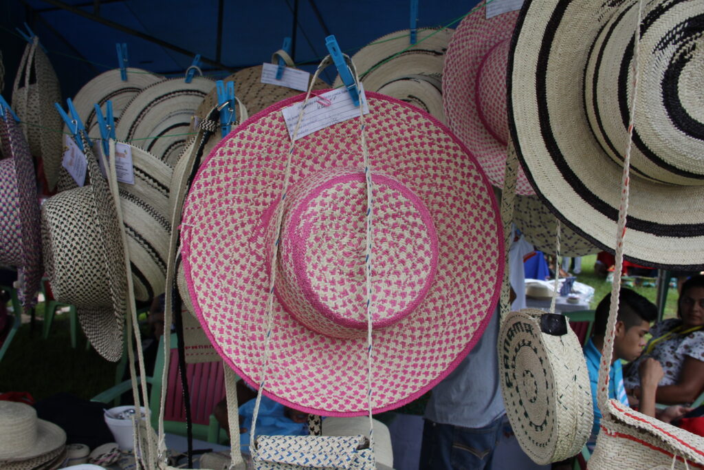 Sombreros típicos de Panamá en l festival del Sombrero Pintao