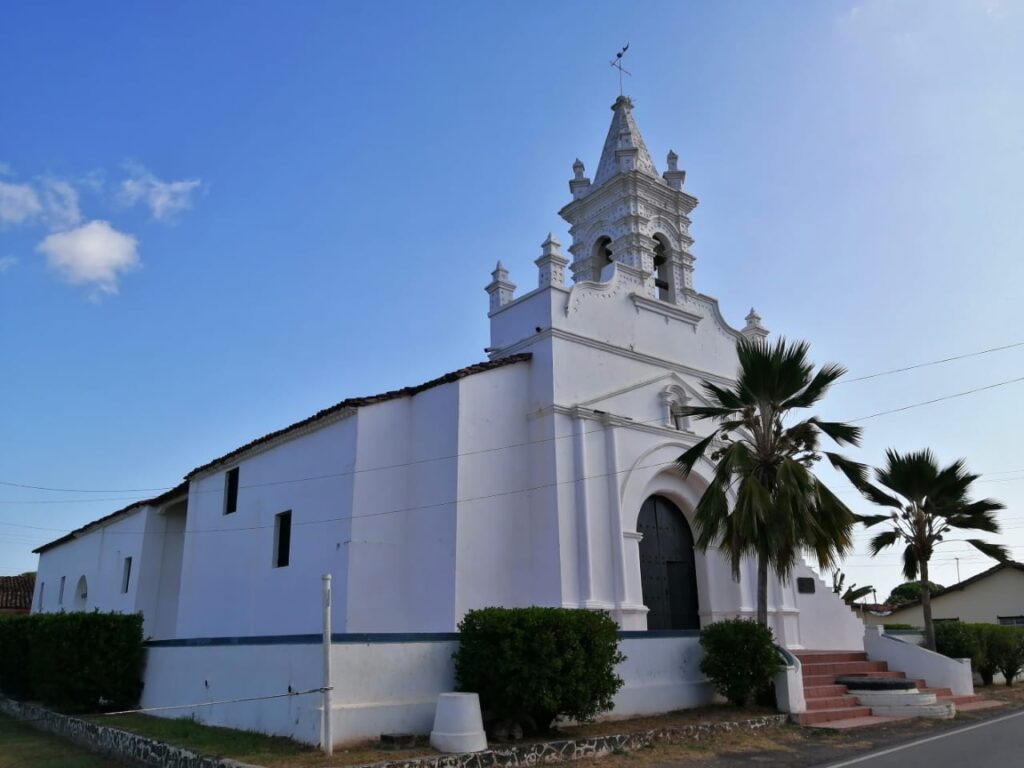 Inauguran obras restauradas de la Iglesia Colonial de Parita