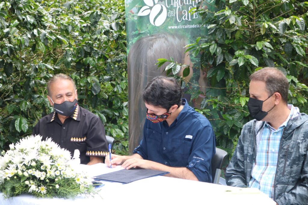 Acuerdo público-privado asegura desarrollo del “Circuito del Café”