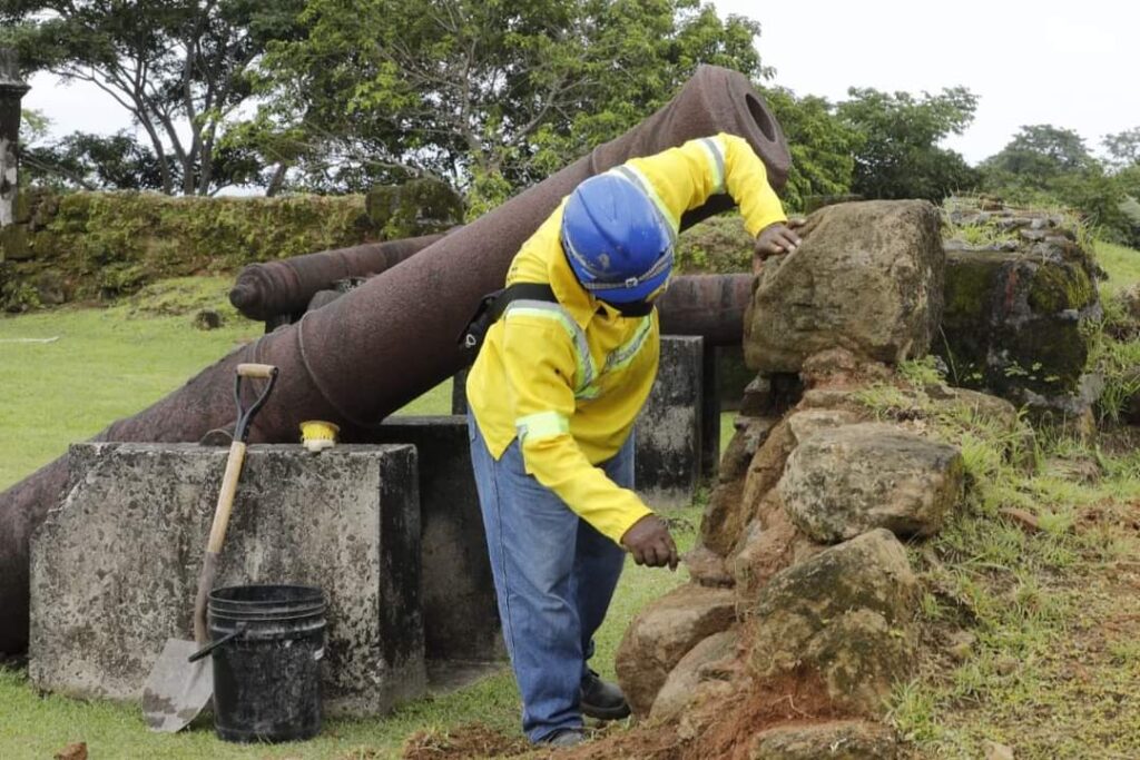 MiCultura realiza inspección a trabajos en el Fuerte San Lorenzo