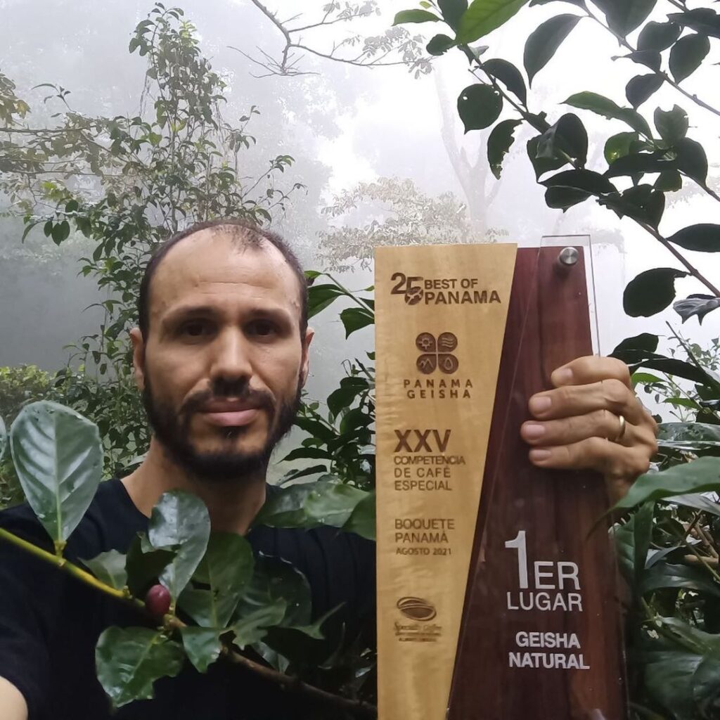 Geisha de Panamá a 2,568 dólares por libra en subasta electrónica del BOP