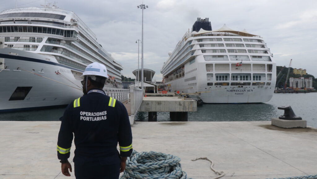 Terminal de cruceros recibe dos cruceros simultáneamente
