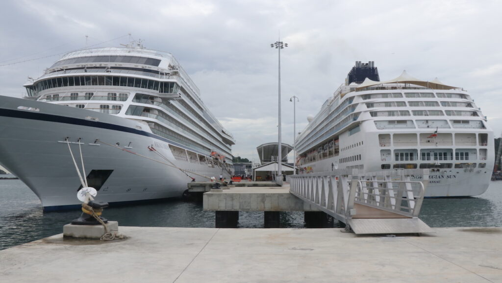 Terminal de cruceros recibe dos cruceros simultáneamente