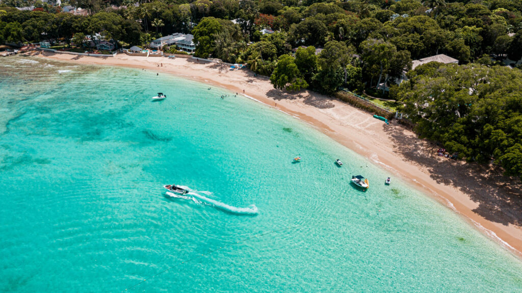 Barbados pone la mira en viajeros e inversores panameños