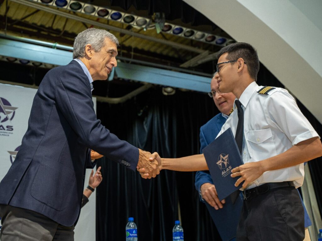 Copa Airlines gradúa a 40 pilotos de aviación comercial