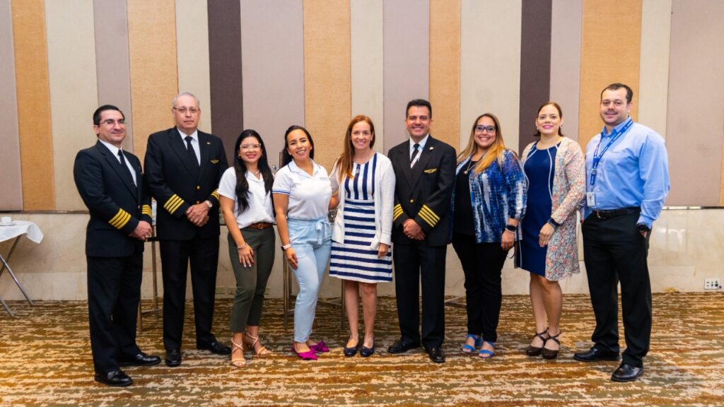 Copa Airlines presenta programa "LIFT" para jóvenes pilotos
