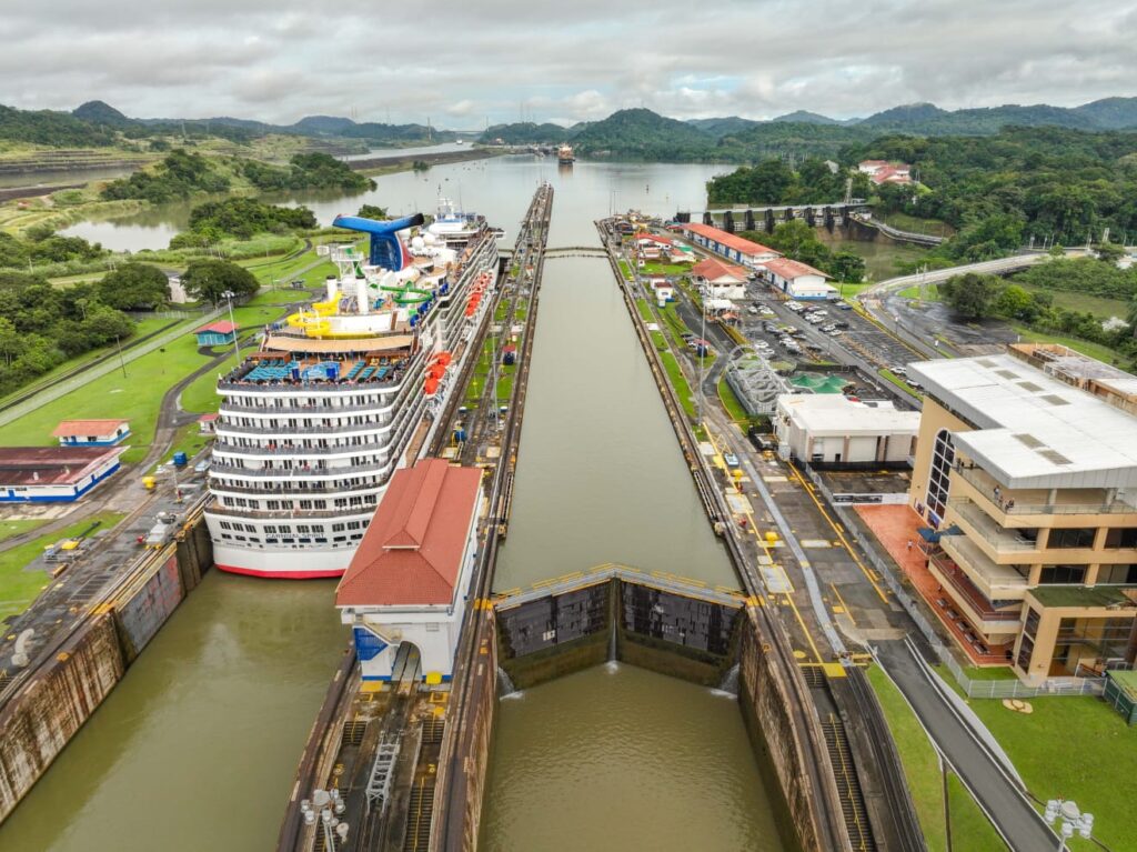 Empieza temporada de cruceros por el Canal de Panamá