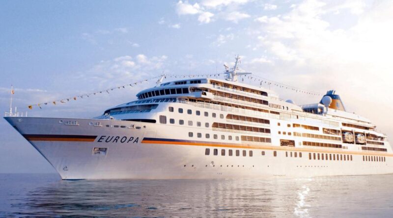 Al Puerto de Iquique arribó por primera vez el crucero MS Europa con 266 pasajeros a bordo, proveniente desde el Puerto de Coquimbo