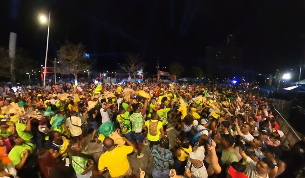 Más de 100 mil personas disfrutaron del carnaval capitalino