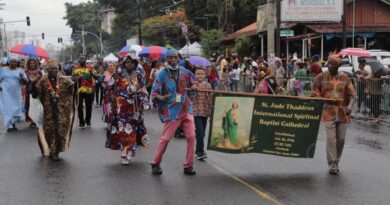 Desfile de la Etnia Negra engalana las calles de Río Abajo