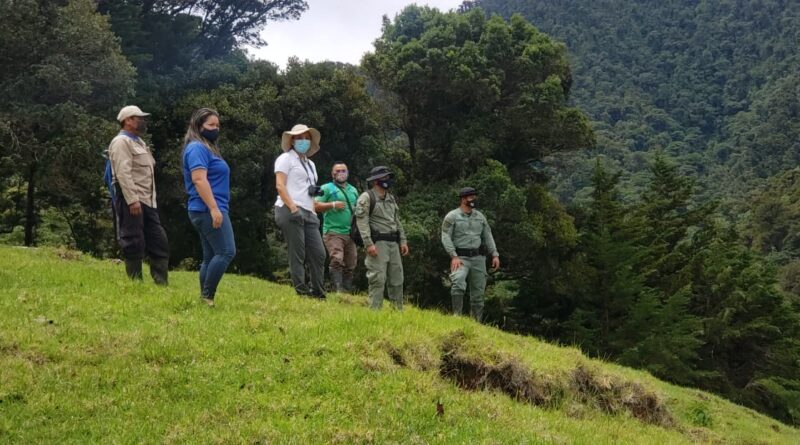 MiAmbiente resalta guardaparques del Parque Nacional del Volcán Barú