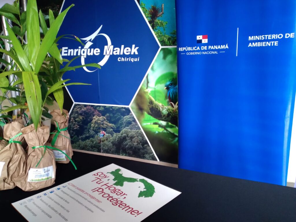 MiAMBIENTE expone gestión ambiental en el Aeropuerto Enrique Malek