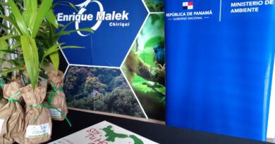 MiAMBIENTE expone gestión ambiental en el Aeropuerto Enrique Malek