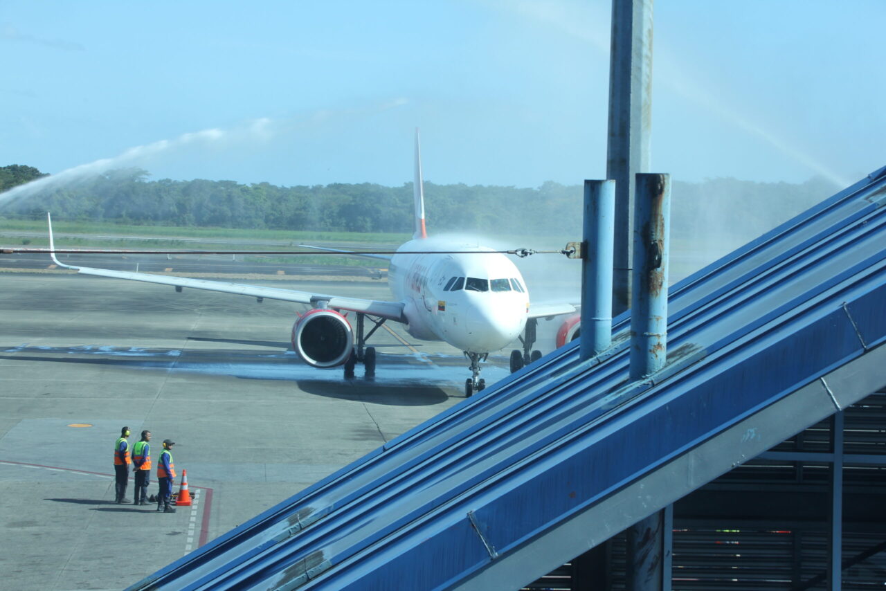 Avianca inaugura vuelo directo que conectará Ciudad de Panamá con El Salvador
