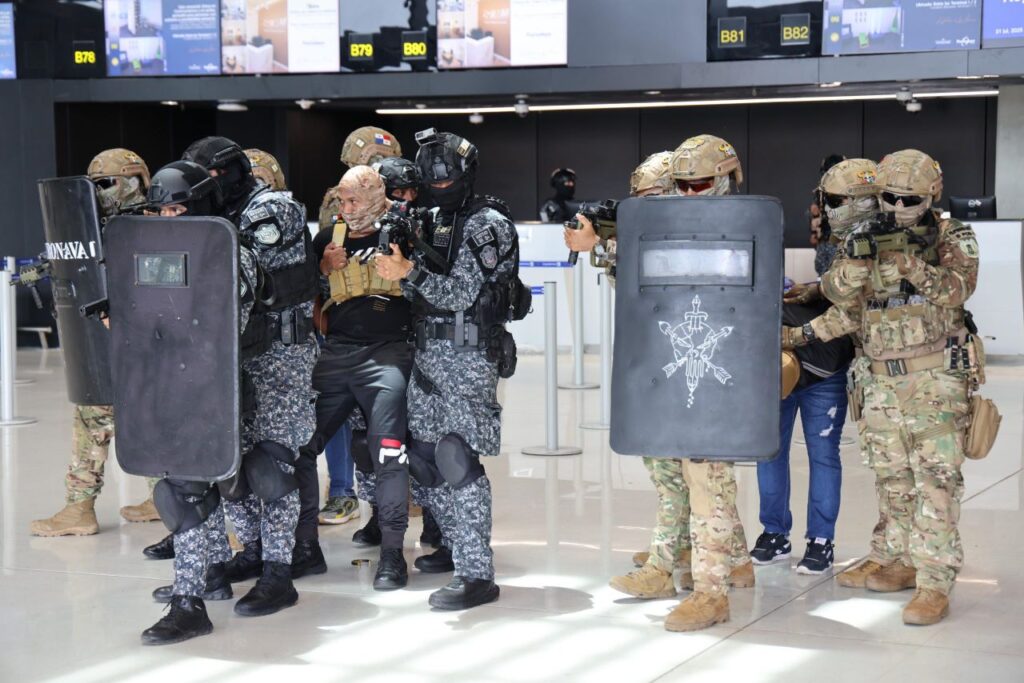 policías