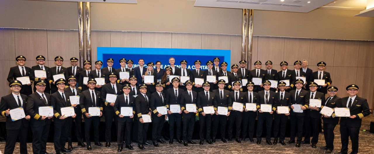 Copa Airlines impulsa el crecimiento profesional con el ascenso de 43 nuevos capitanes