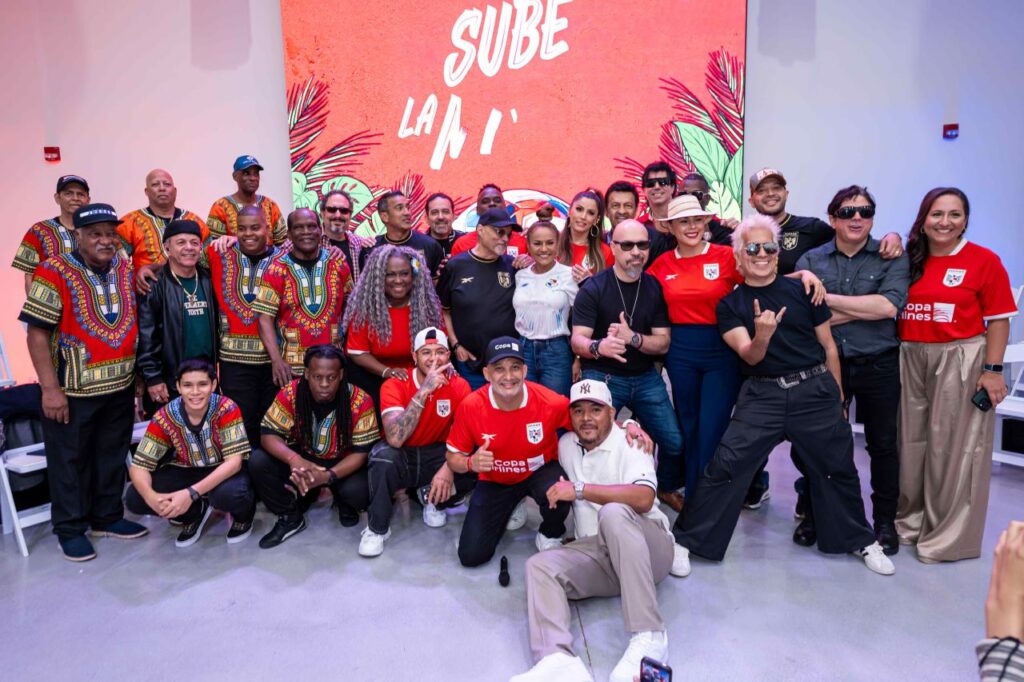 cantantes panameños