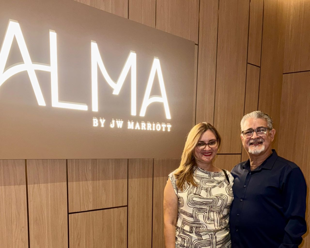 Yazmin Jiménez y Alex Carbonell